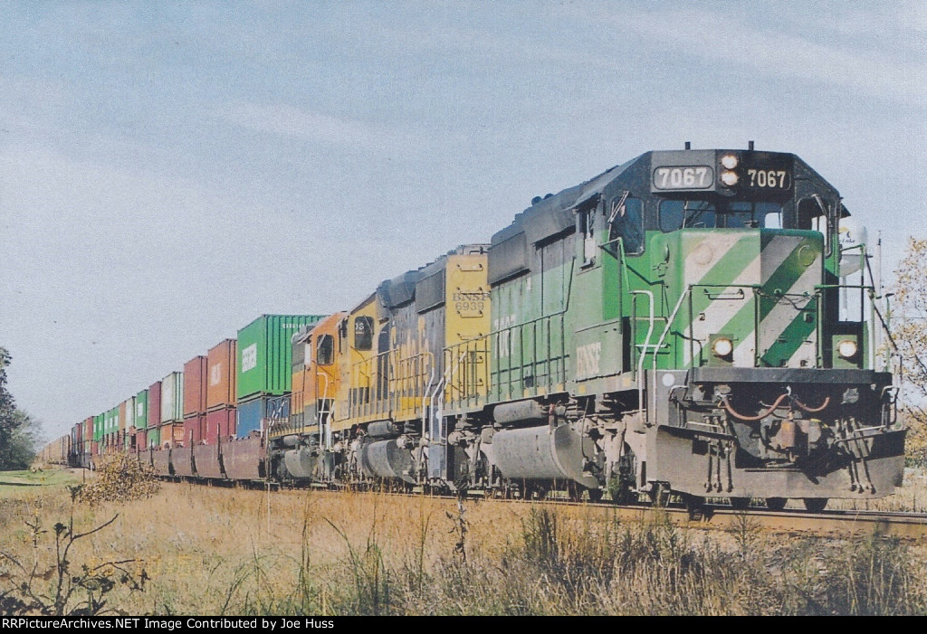 BNSF 7067 East